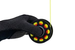 Cívka s rotujícím navijákem a nerez karabinou